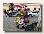 1045-balloon-seller